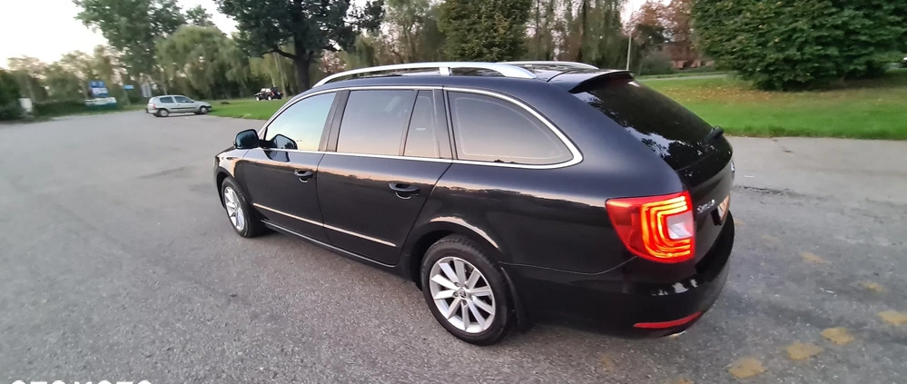 Skoda Superb cena 27800 przebieg: 430430, rok produkcji 2013 z Gdańsk małe 436